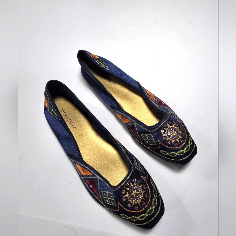 PREDICTION, Embroidered Blue Flats Size 8 US